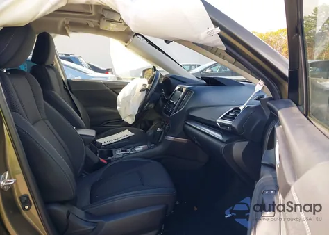 2023 Subaru Forester Premium z USA, uszkodzony, nr VIN JF2SKADC9PH499715